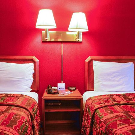 Econo Lodge Willowbrook Eksteriør billede