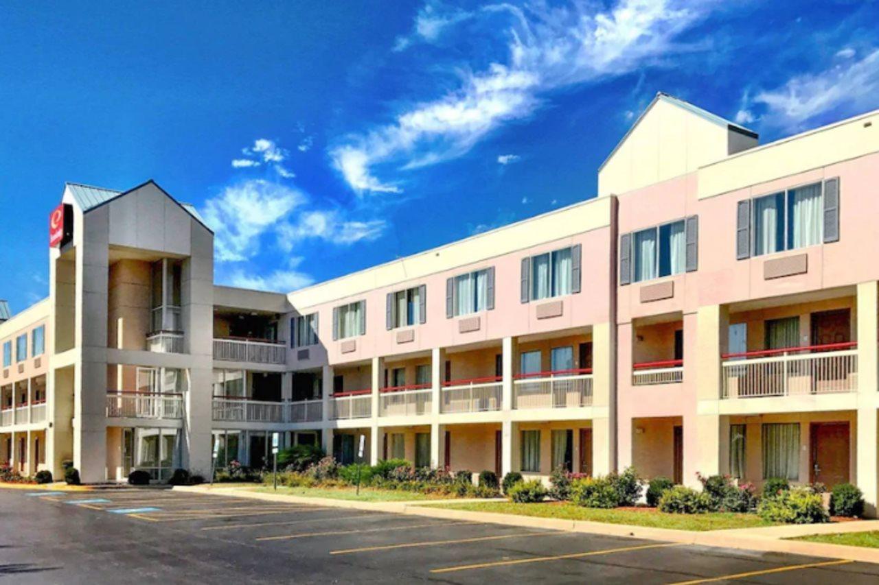 Econo Lodge Willowbrook Eksteriør billede