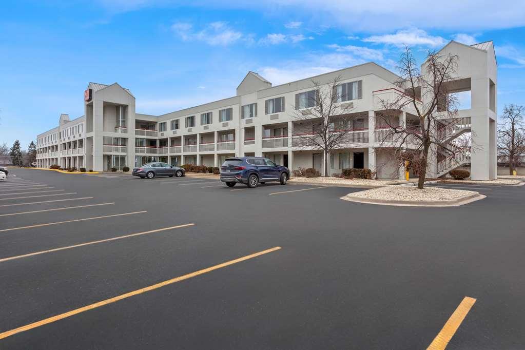 Econo Lodge Willowbrook Eksteriør billede